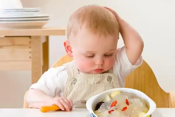 Trẻ ăn tổ yến có bị dậy thì sớm?